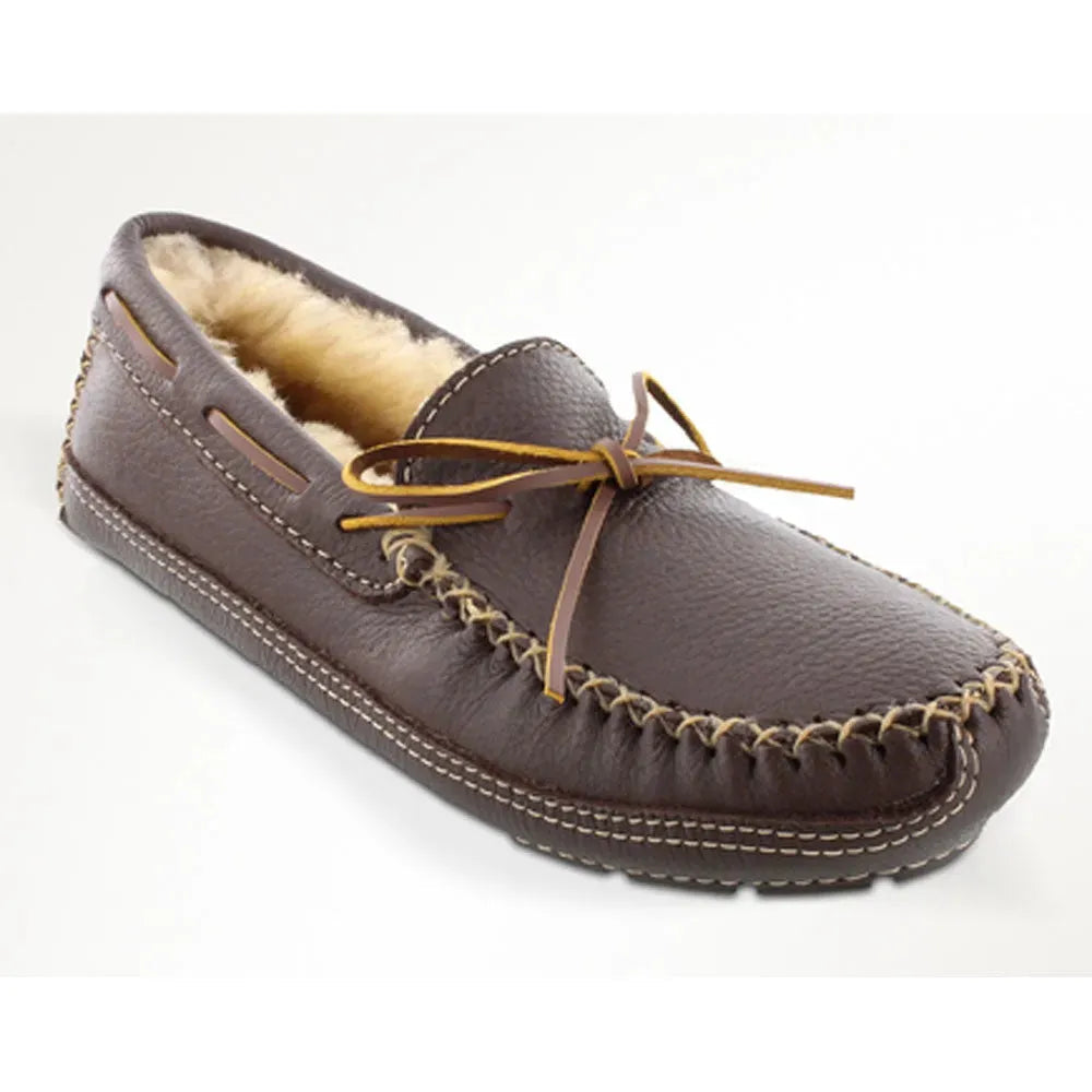 Pantuflas Minnetonka Moose de piel de oveja - Pantuflas para hombre
