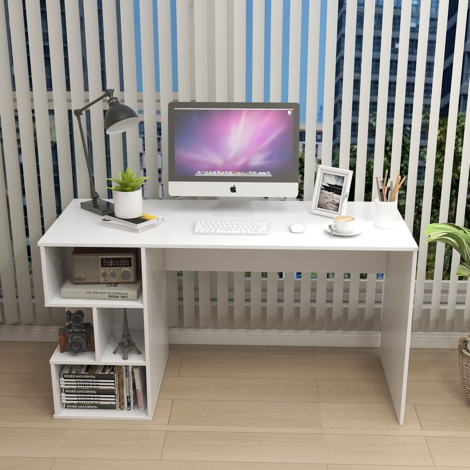 Escritorio de computadora moderno con estantes de almacenamiento de 3 niveles para oficina en casa - Blanco