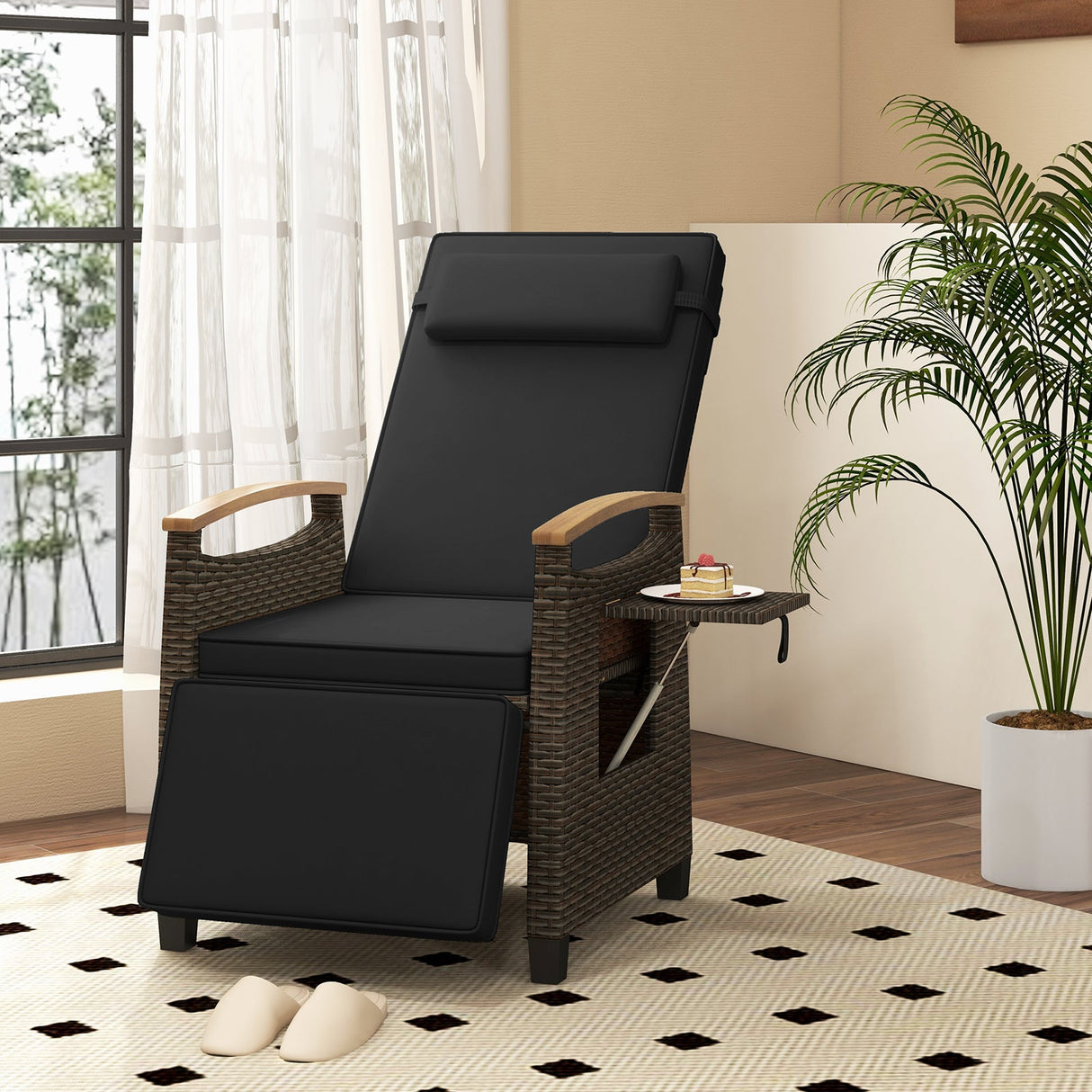 Sillón reclinable de mimbre para patio con respaldo y reposapiés ajustables