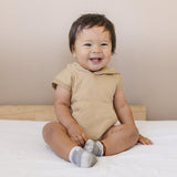 Mameluco con capucha sin mangas - más colores *quedan tallas 0-3m y 12-18m